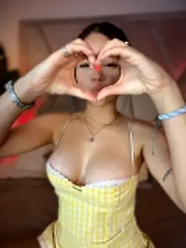 Webcam Model (TeaseDollXXX)  is live.Free join now!