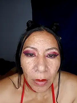 Esmeralda_546 webcam