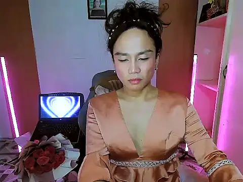 YourNikkieXxx webcam