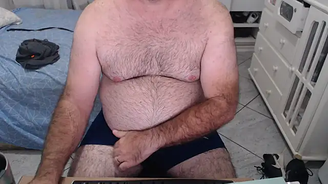 mysterbearmg (Ask my age) - CUM IN GOAL - Add Instagram - MysterBear