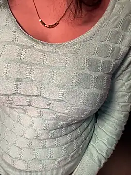 lucky_flora (F young) - boobs spank x 10