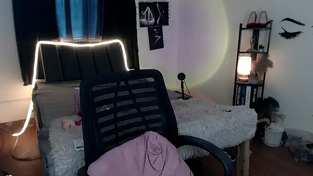 Ivoryhotcummer webcam