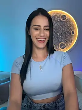 sarahhsmitth1 (F young) - I WANT TO SEE YOU IN PANTYS