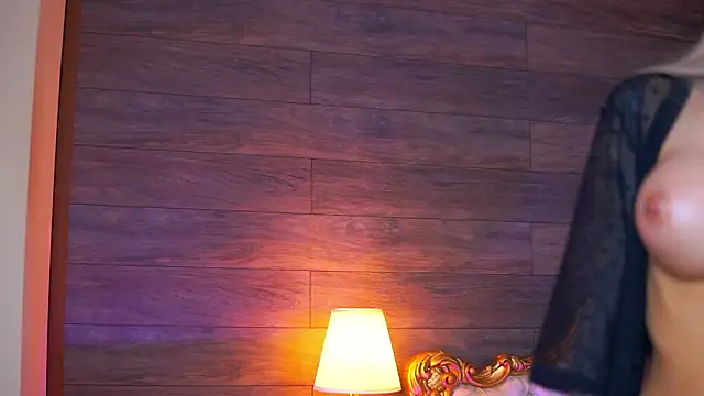 juicy_jessye (F teen) - pinch those nipples