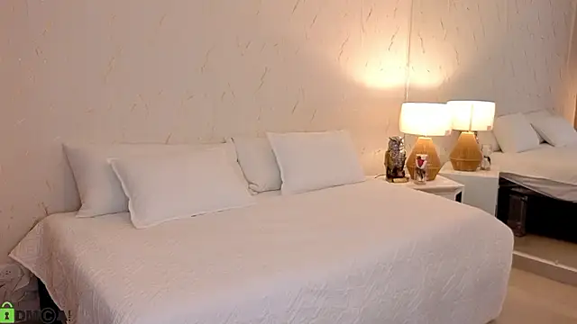 ava_blue (F young) - FUCK PUSSY + BIG SQUIRT IN TICKET SHOW