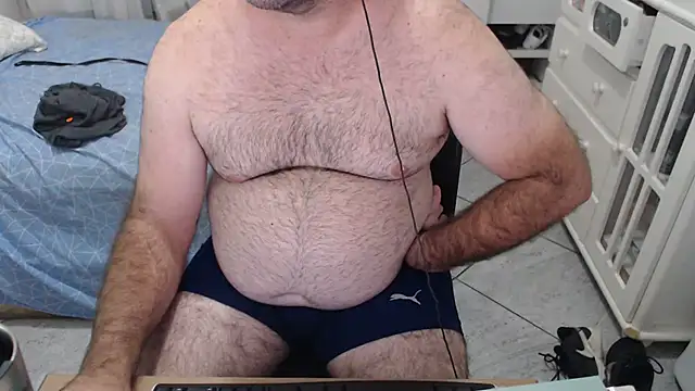 mysterbearmg (Ask my age) - CUM IN GOAL - Add Instagram - MysterBear