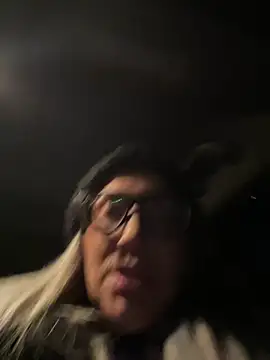 LittleMissEeve webcam