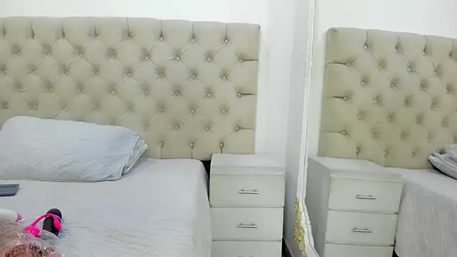 ChannelWhitee_ webcam