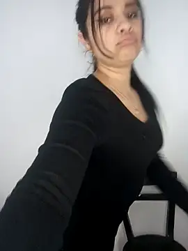 Webcam Model (ValerieLove_)  is live.Free join now!