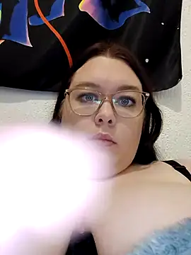 Sexycurvyemilyy Live Webcam on Stripchat