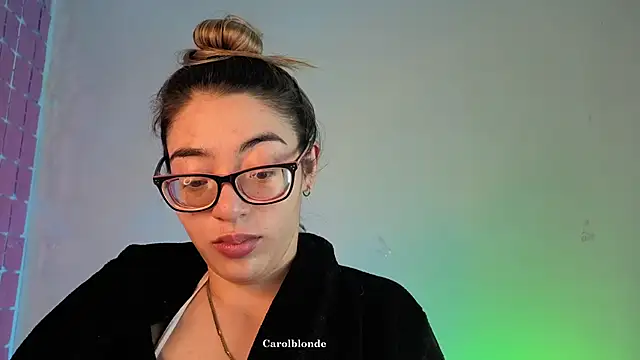 Carolblonde webcam