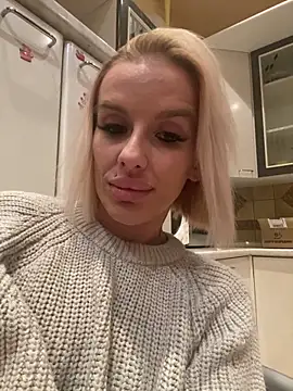 lana_kitty__ (Ask my age) - strap-on show