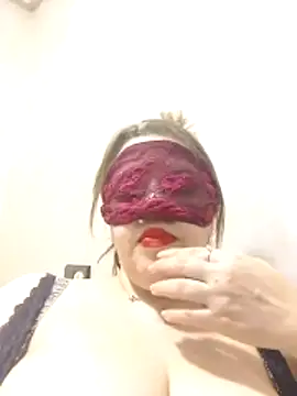 Webcam Model (-Sonbola)  is live.Free join now!