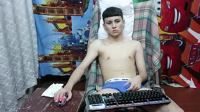 artursmith (M twink) - show cum