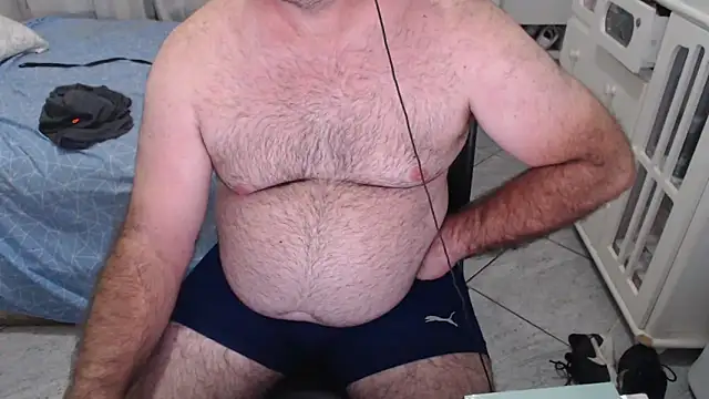 mysterbearmg (Ask my age) - CUM IN GOAL - Add Instagram - MysterBear