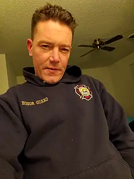 bigtater1999 (Ask my age) - Cum for you baby