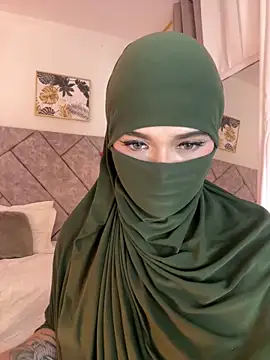 anna-henao (F young) - cream on breasts + hard nipples 💖🍒🍒