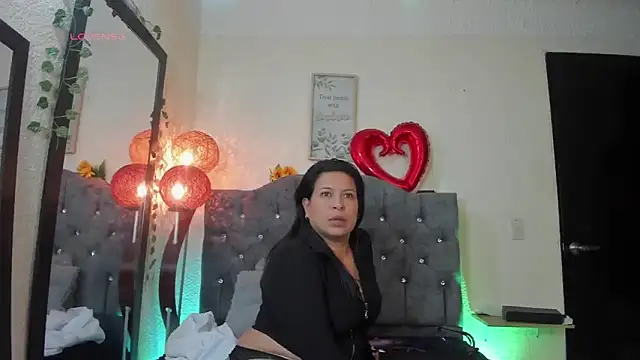 carla_jones5463 (F young) - show my hot boobs with oil