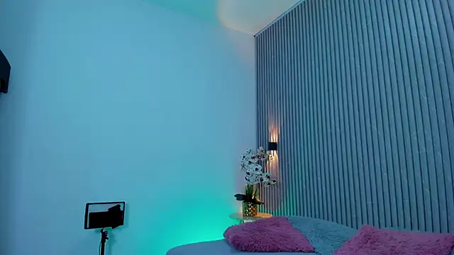 emilyblackers (F teen) - Dancing while I gently touch myself 💃🔥