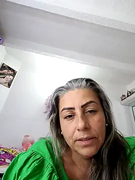 maynor_1998 (F milf) - let's fill this cup with my squirt💦