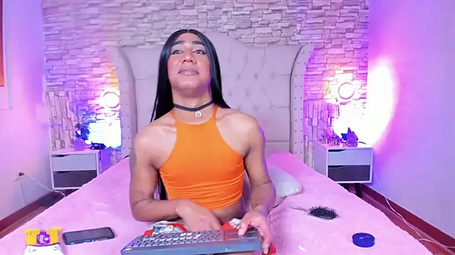 lucia-sex (T young) - golden rain on my body and milk for you