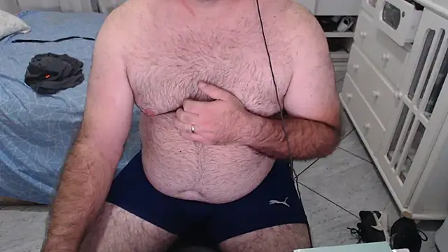 mysterbearmg (Ask my age) - CUM IN GOAL - Add Instagram - MysterBear