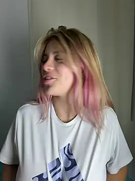 _alicee_1 (F teen) - Suck my tits