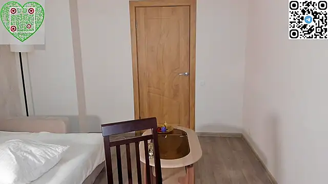 cherrylholme (F teen) - Oil show with my yummy ass😍❤