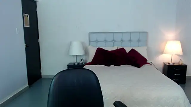 _Maddison_Ivanova_ webcam