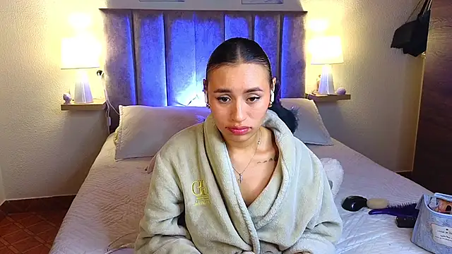 Webcam Model (juliana-mancini)  is live.Free join now!