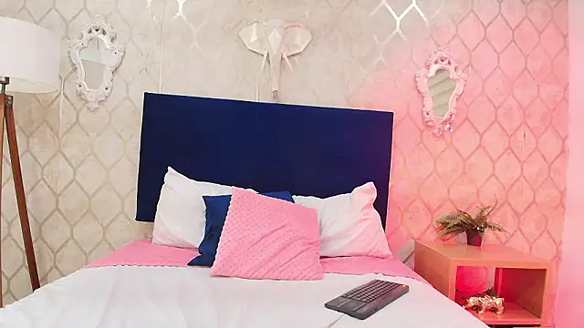 alanna_flowers webcam