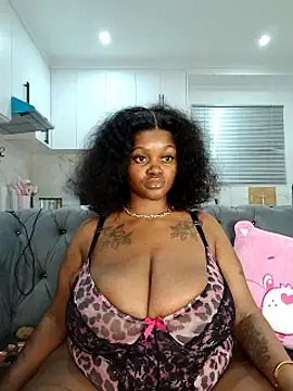 Webcam Model (Yung-Missy)  is live.Free join now!