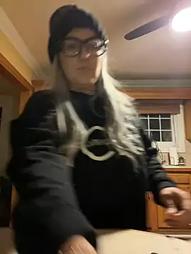 LittleMissEeve webcam