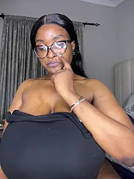 Bustygoddess32 webcam