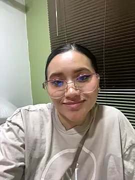 Webcam Model (Veronica_Wins_)  is live.Free join now!