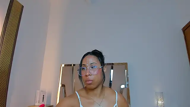 karliemoore - KarlieMoore's free webcam - UK Sex Cams