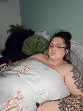 saucy-serenity (F young) - Spanks with paddle