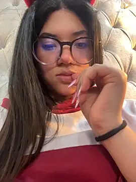 _queen_love2 (F teen) - take off panties rub my pussy