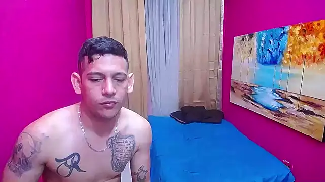 hugecocks_hot webcam