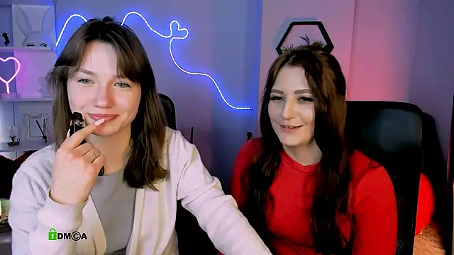 catherine_kitty (Ask my age) - kiss her neck