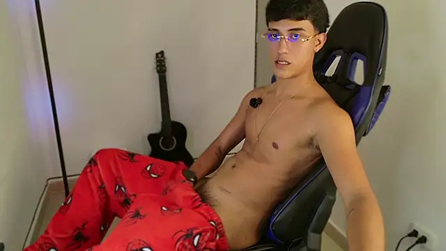 juan_da01 (M twink) - Happy start of the year Juan