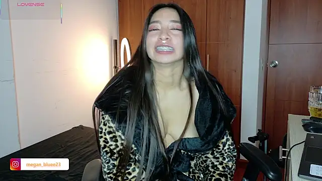 megan_bluee23 webcam