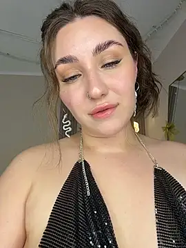 kirabarlows (Ask my age) - my body wants your attention