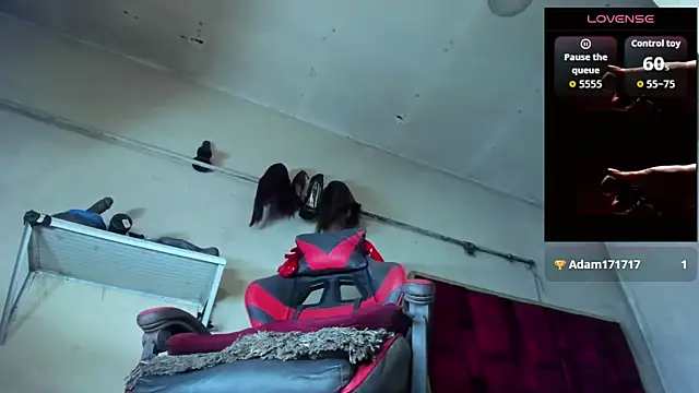 Trixy_star_horney webcam