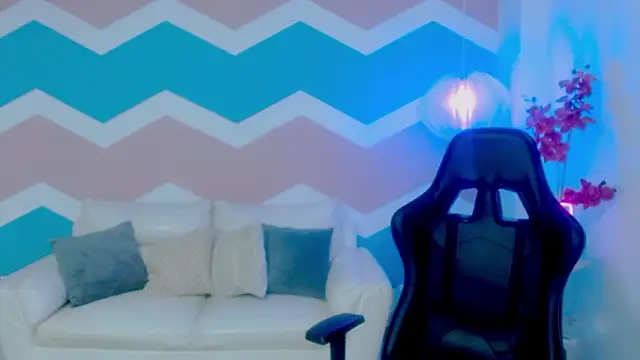 amara_brunette webcam