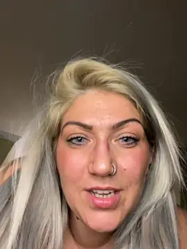 LittleMissEeve webcam