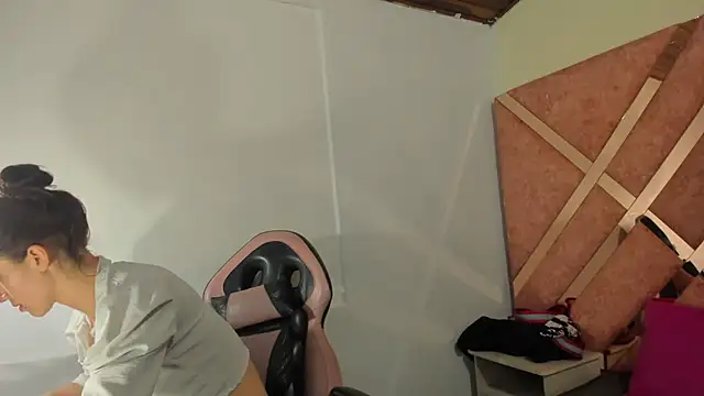 amy_kobold3 - Amy_Kobold3's free webcam - UK Sex Cams