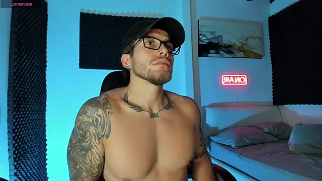 LucianSinclair webcam