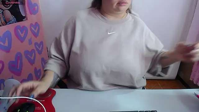 kattybbwbigboobs_ webcam