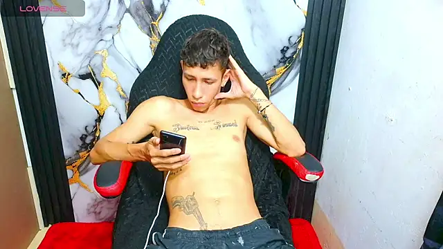 The_latin_boy webcam